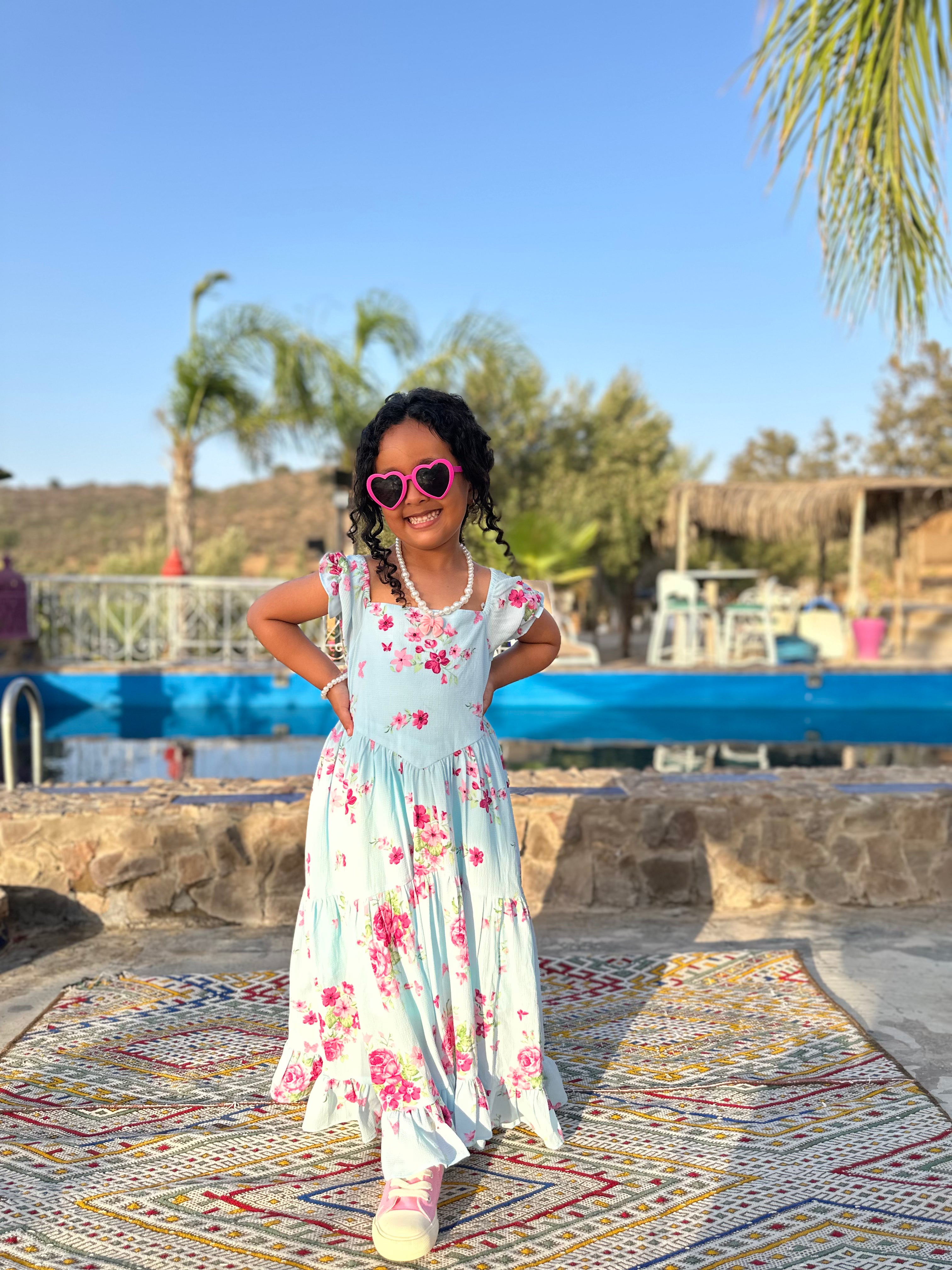 Robe Flora – Robe Longue imprimé floral en Bleu-ciel.