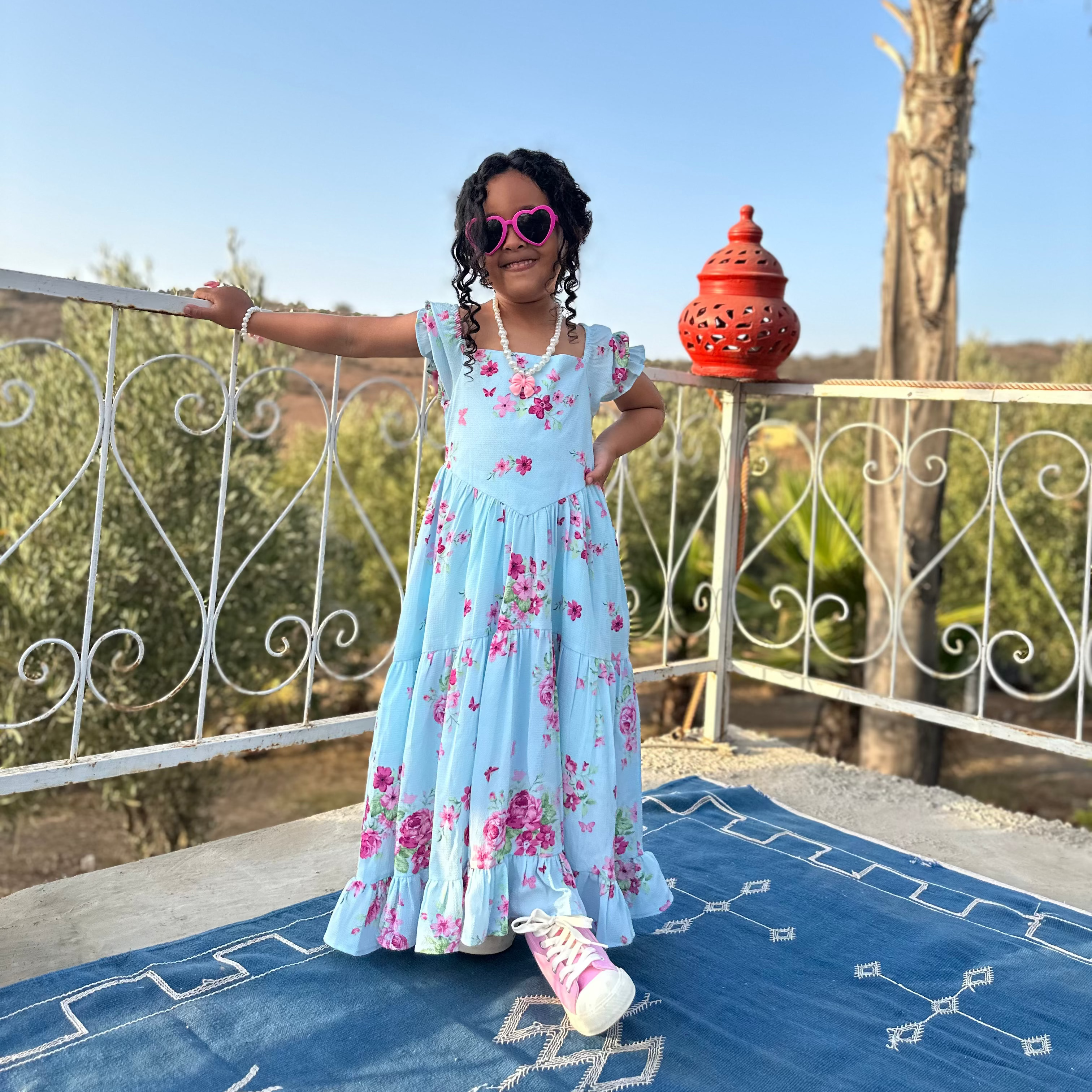 Robe Flora – Robe Longue imprimé floral en Bleu-ciel.