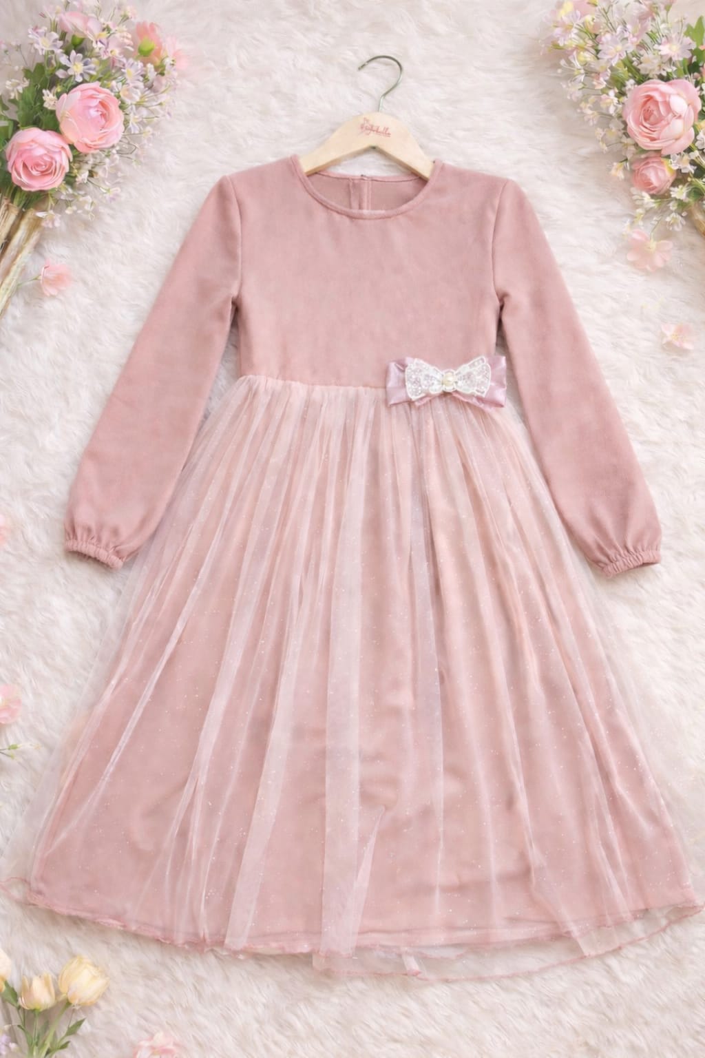 Robe "Rawaa"  en tissu Rose et Tulle Brillant Élégante pour l’Aïd.