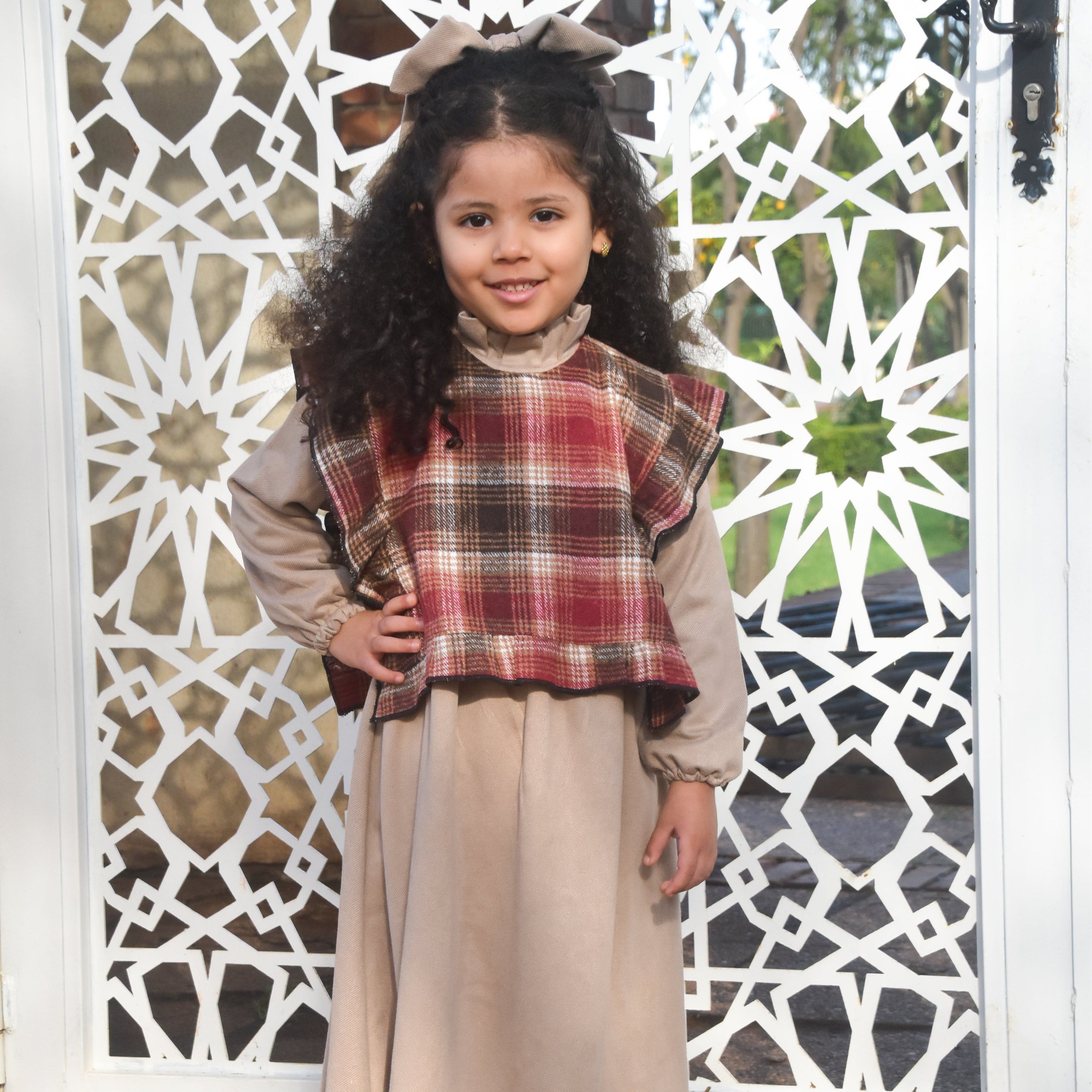 Robe Longue "Fulla" en Beige avec gilet rayé en Marron