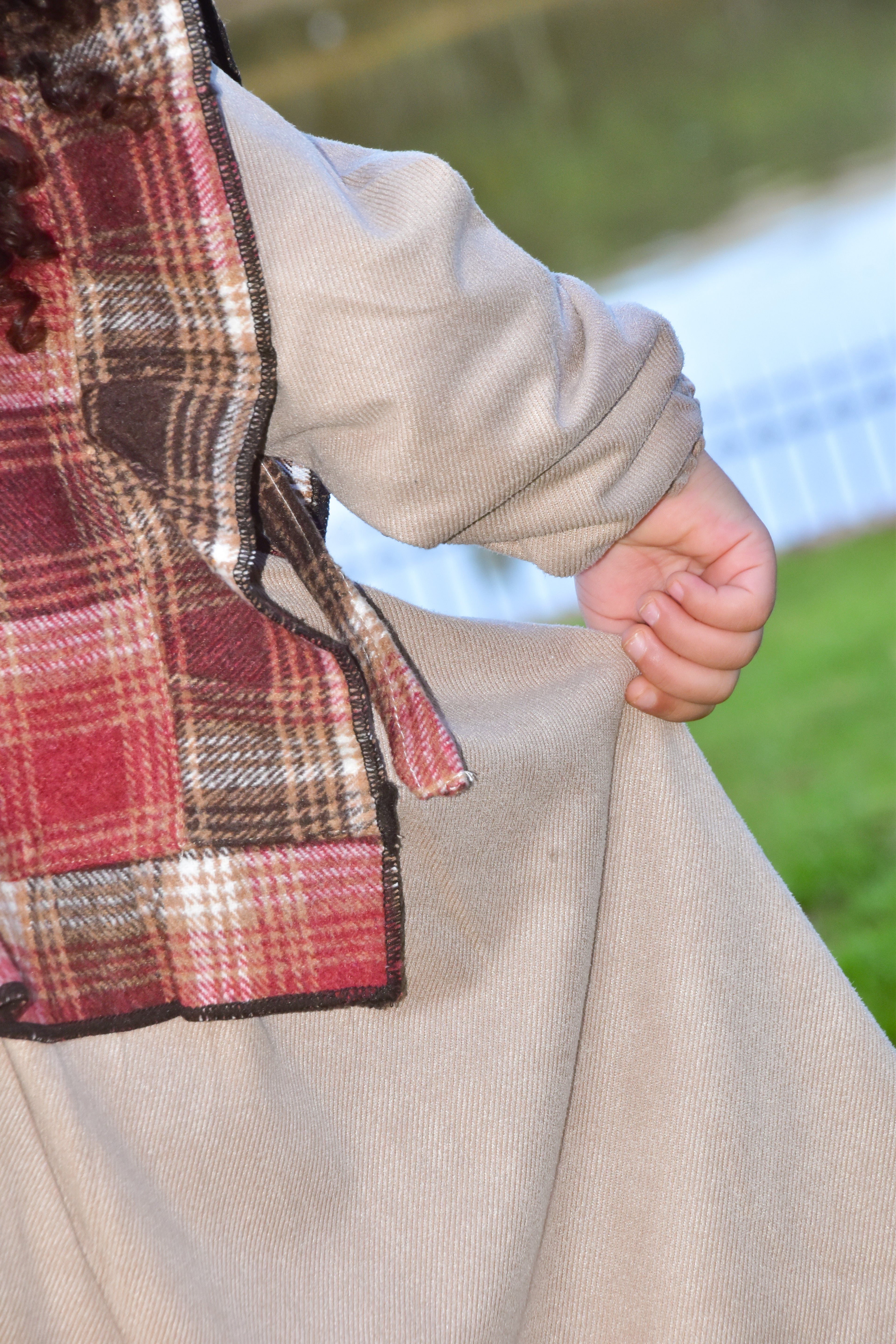 Robe Longue "Fulla" en Beige avec gilet rayé en Marron